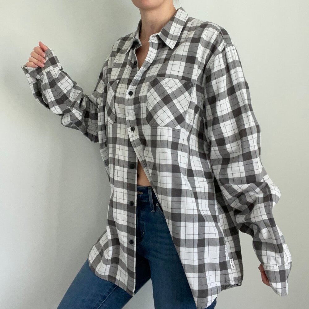 Warp & Weft Gray Plaid Button Up Shirt